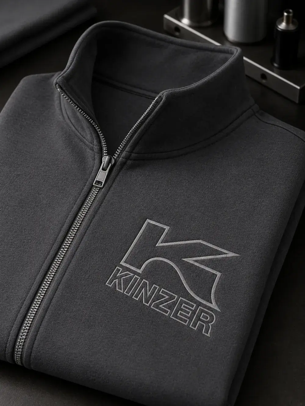 Kinzer — bestickte Zip-Jacke