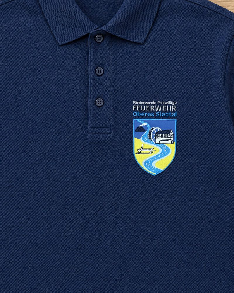 Navy Poloshirt mit mehrfarbig gesticktem Wappen des Fördervereins Freiwillige Feuerwehr Oberes Siegtal